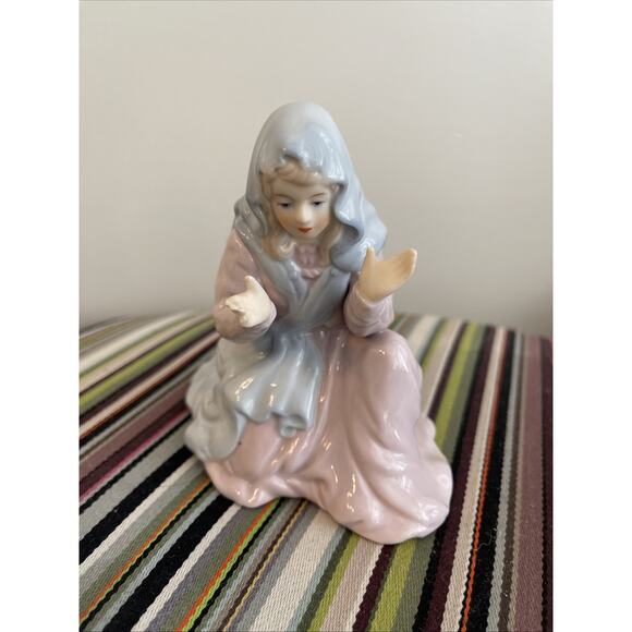 ENESCO 1988 NATIVITY Porcelain Mary Jesus PAUL CONNOLLY Vintage Set - Picture 3 of 7